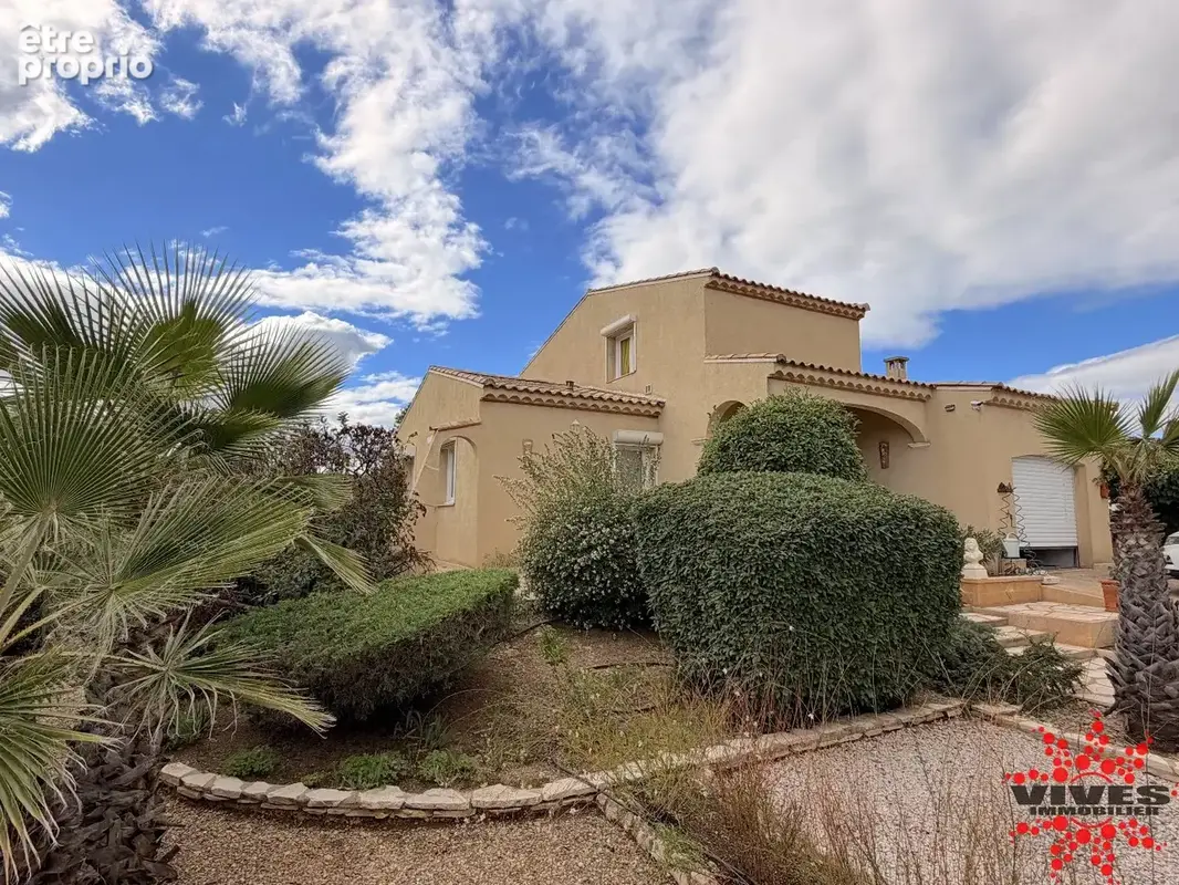 Maison traditionnelle avec pisicine sur un terrain de 922m2 - photo 3
