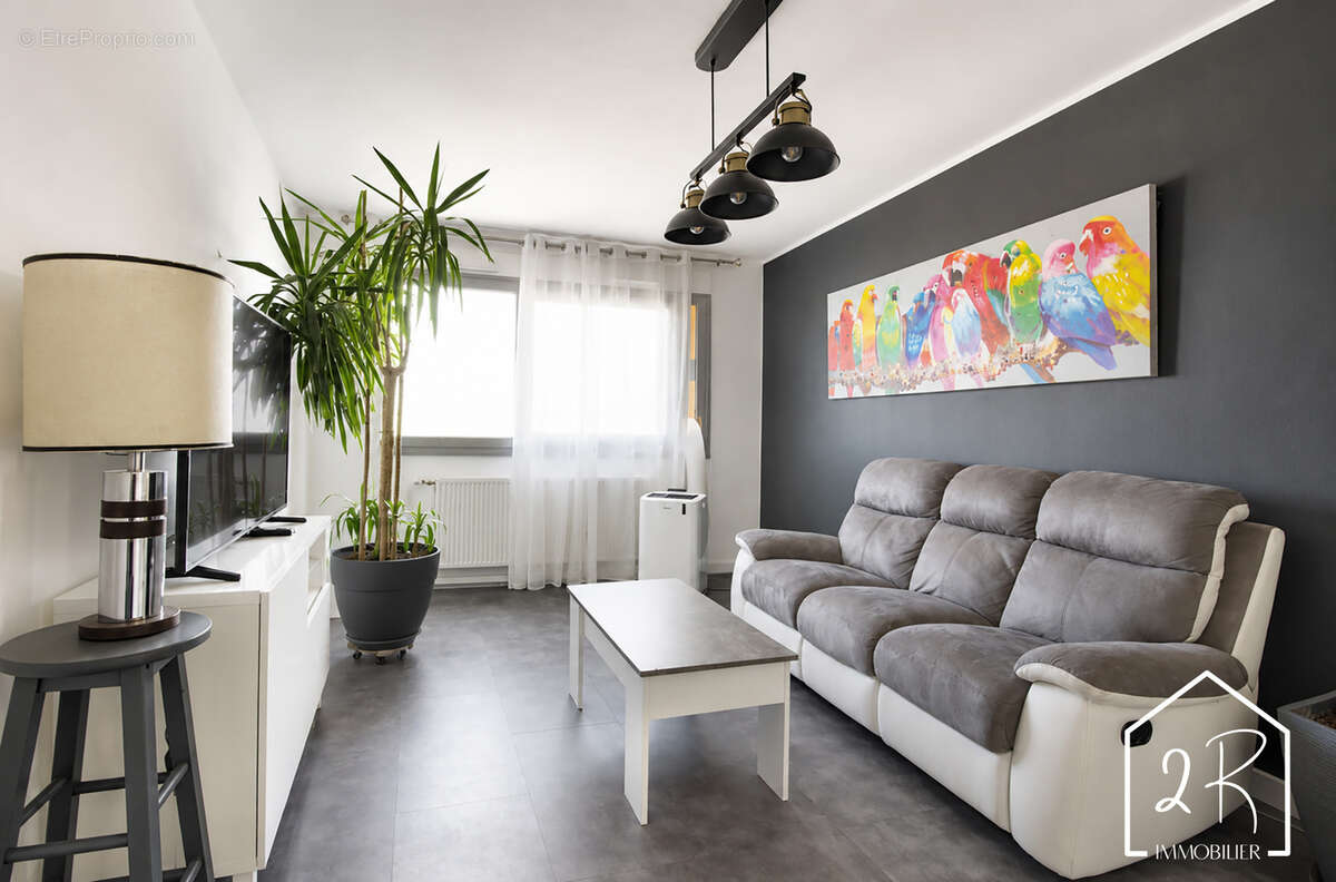 T6 - 100 m2  habitables - Balcon - Cave - photo 4
