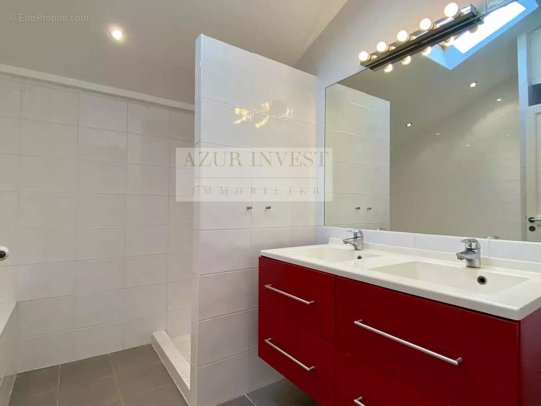 Appartement à ROQUEBRUNE-CAP-MARTIN