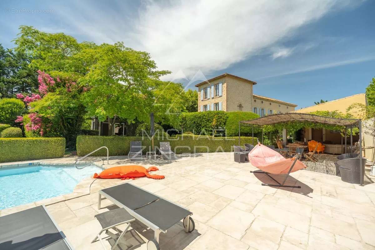 Maison à L&#039;ISLE-SUR-LA-SORGUE