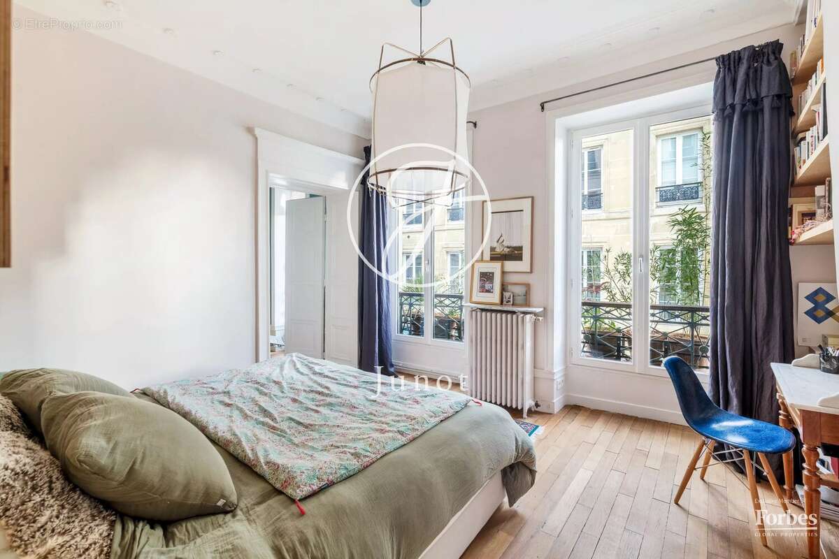 Appartement à PARIS-9E