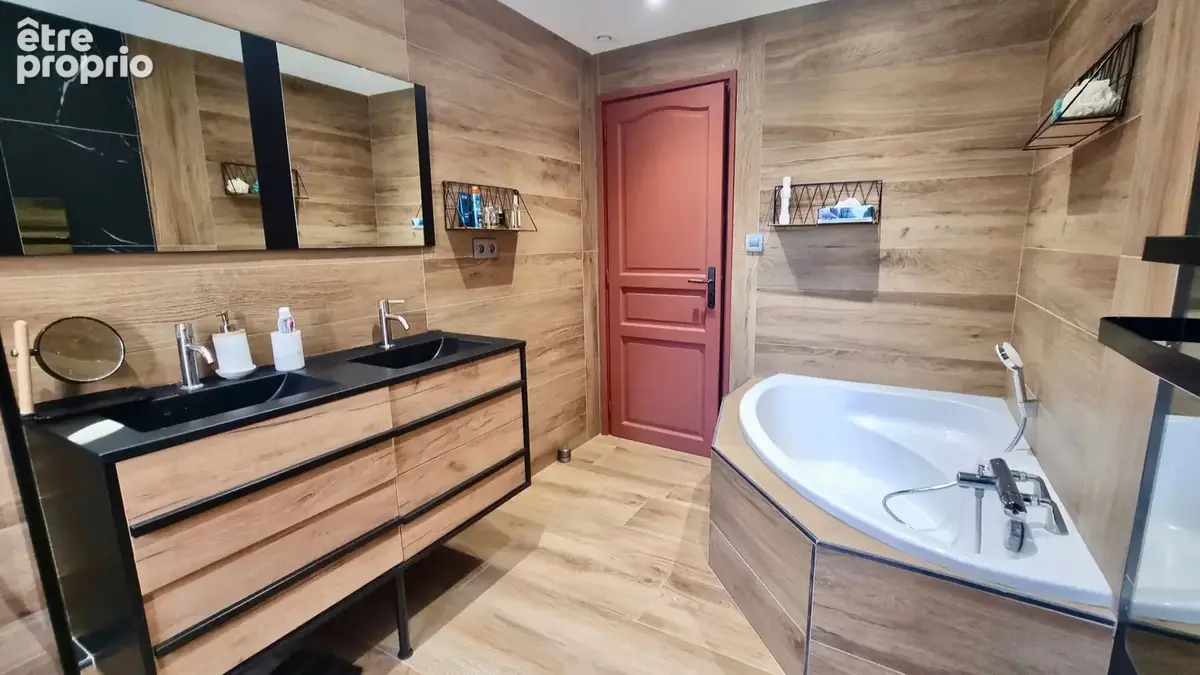 VERTAIZON / Maison de plain-pied 130 m² - 3 chambres - Proche Pont-du-Château ! - photo 15