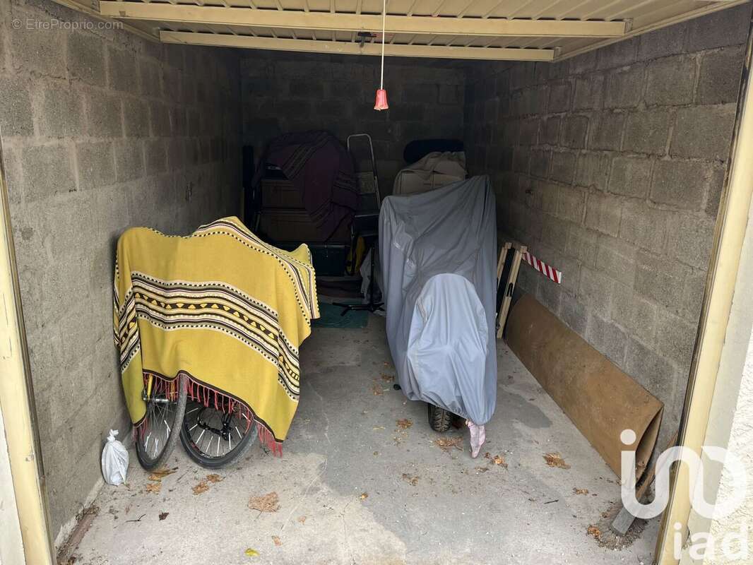 Photo 2 - Parking à DIJON