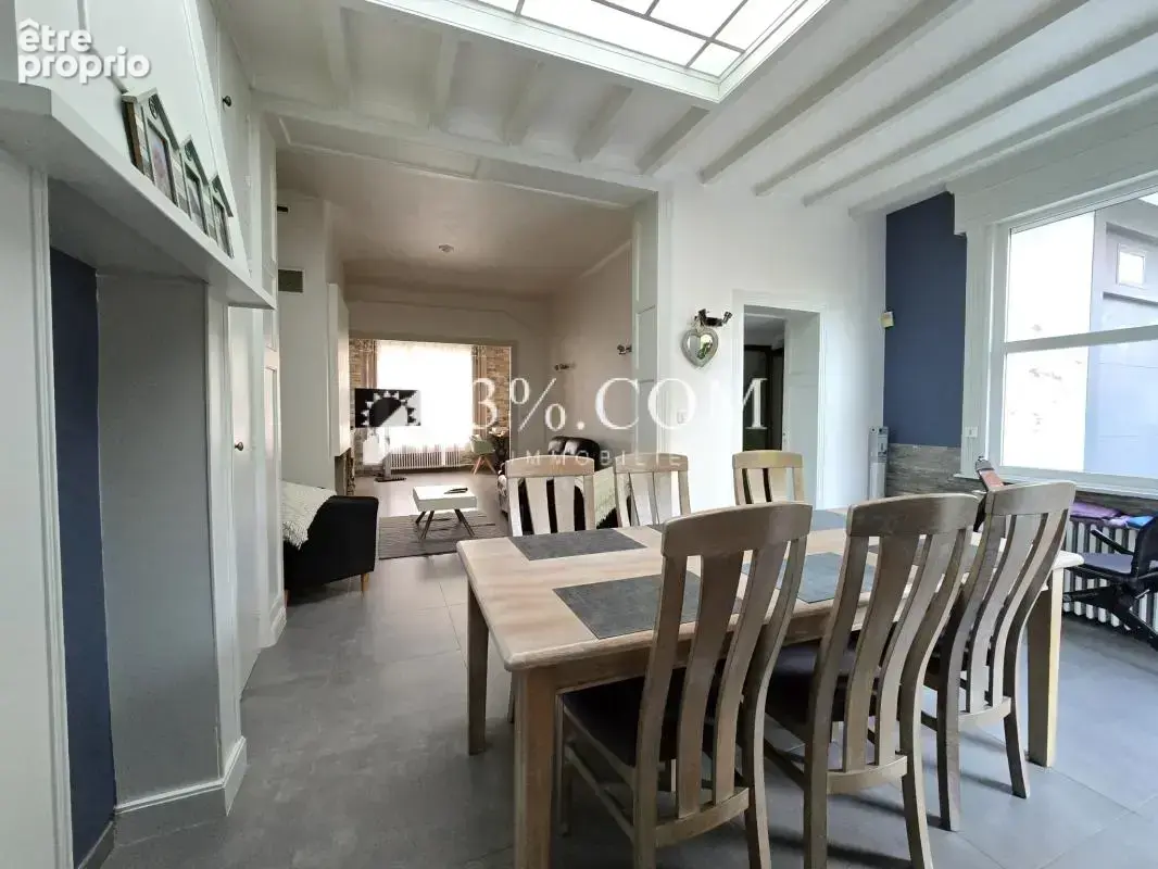 Maison semi-ndividuelle avec 4 chambres, un garage et un gra - photo 4