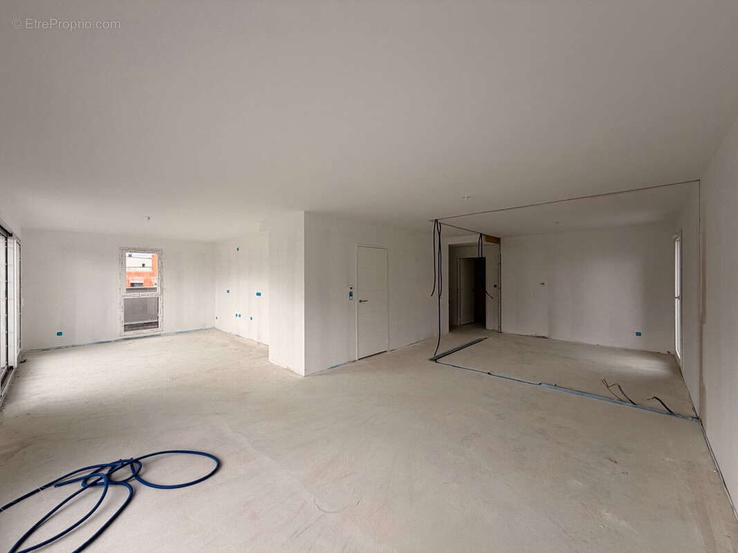 Photo 9 - Appartement à SAINT-GENEST-LERPT