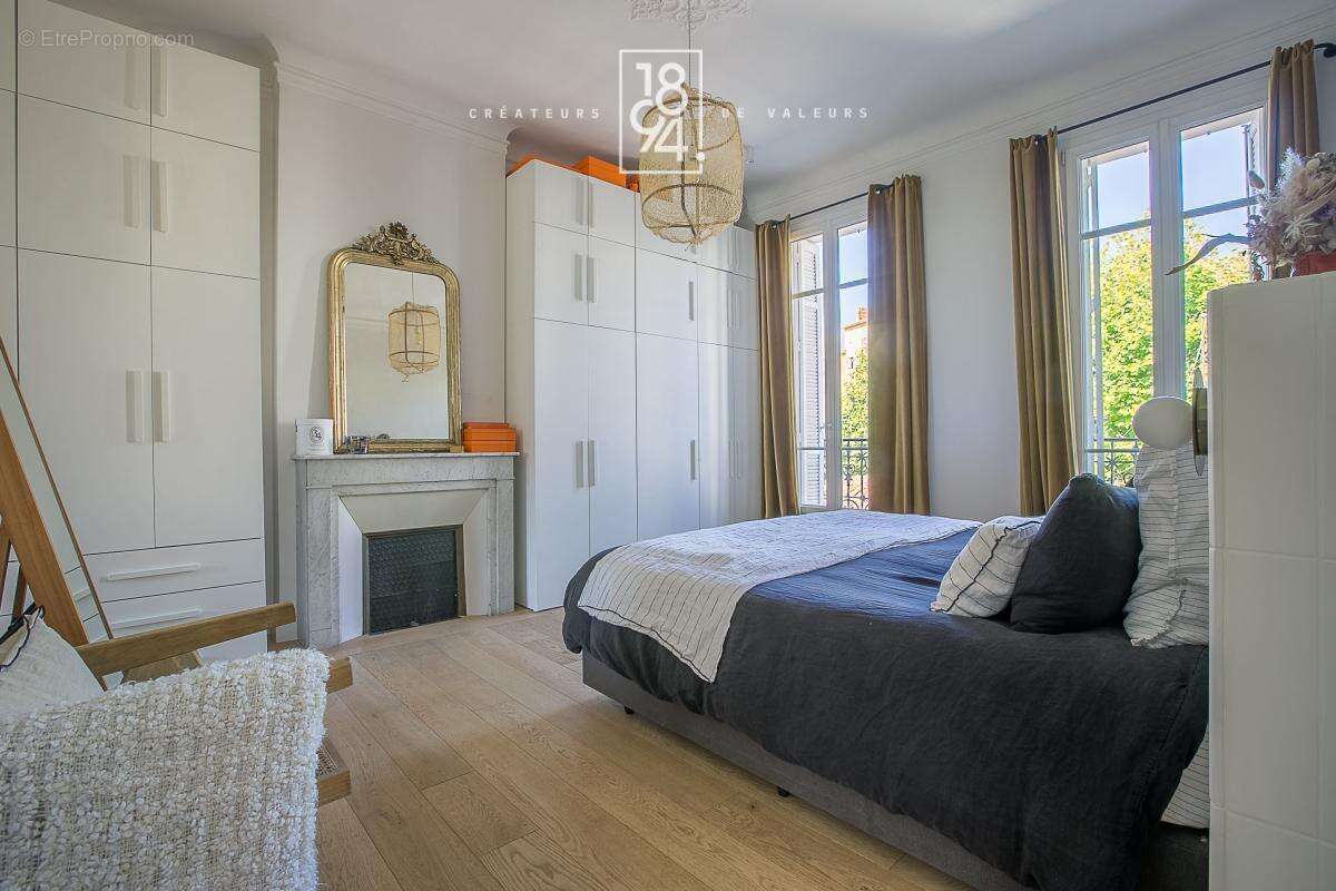Appartement à MARSEILLE-5E