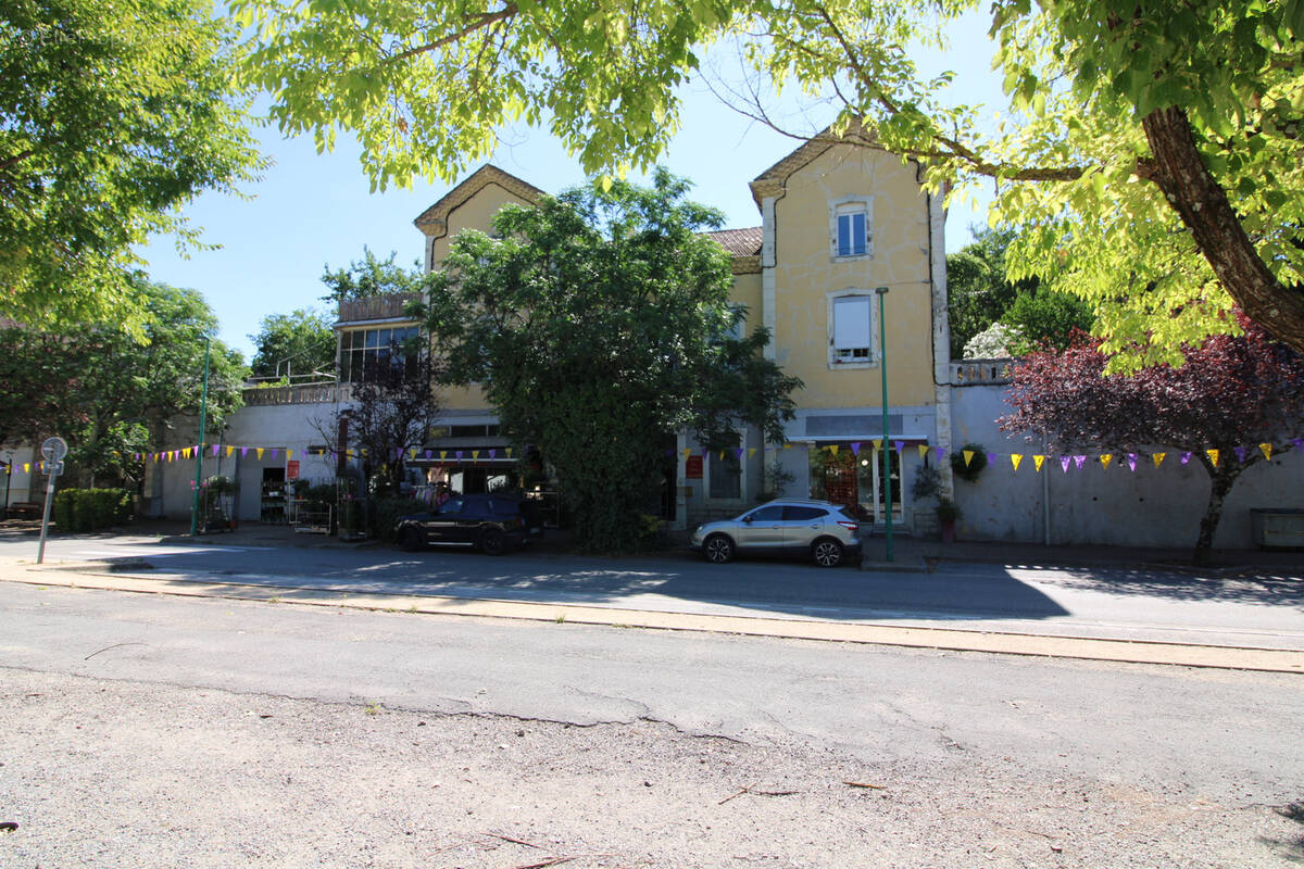 Appartement à SAINT-PAUL-LE-JEUNE