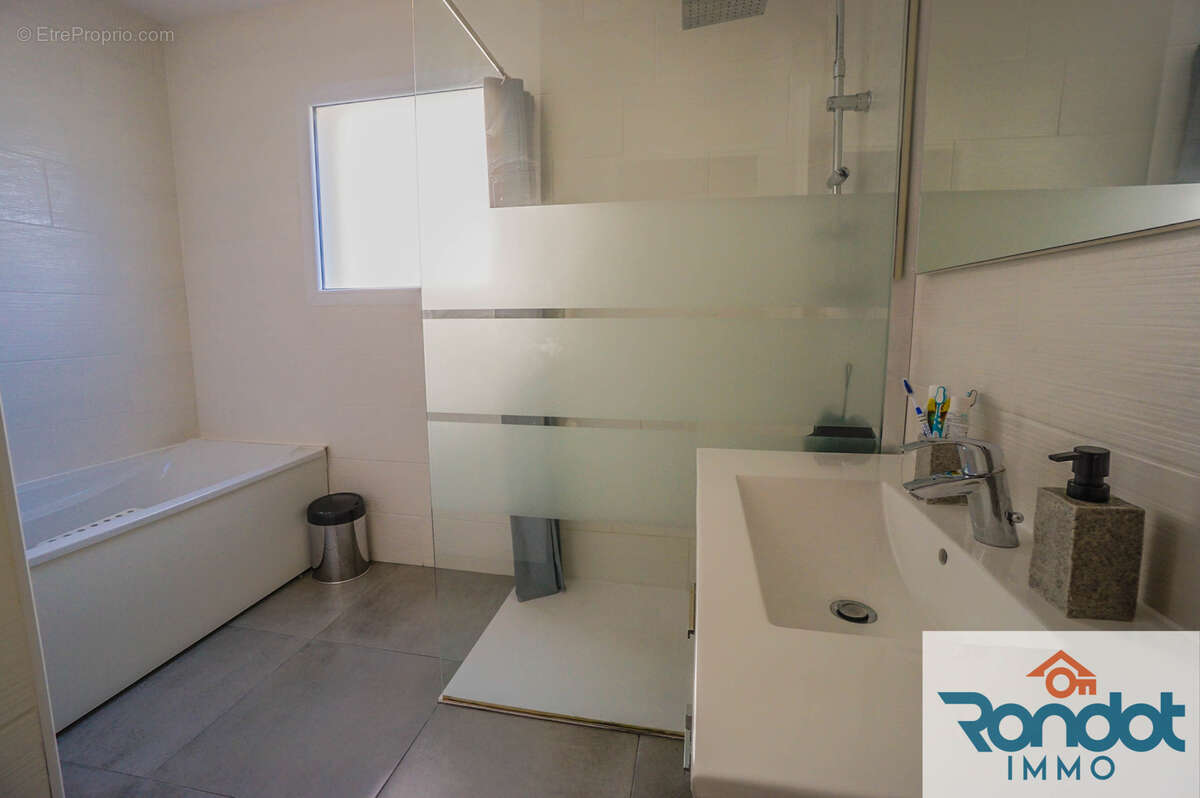 Maison à IS-SUR-TILLE