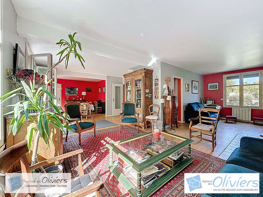 Maison à VOISINS-LE-BRETONNEUX