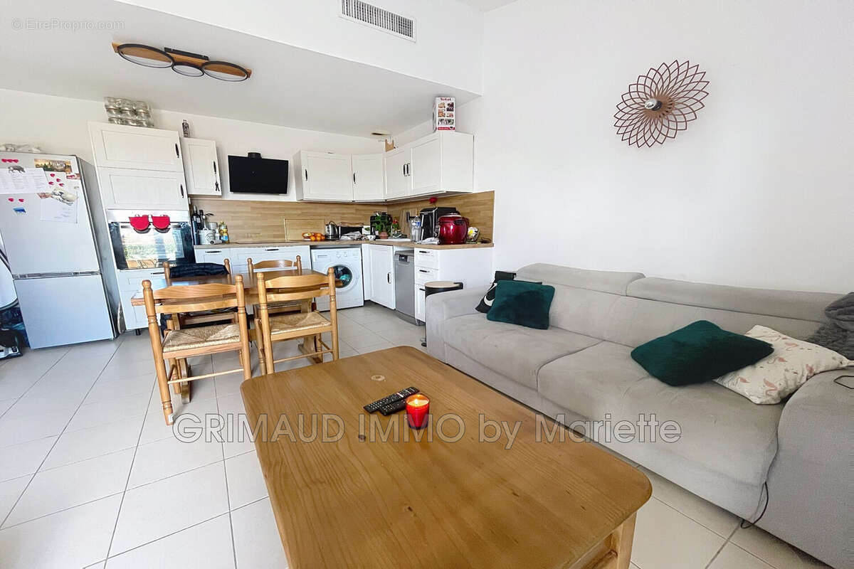 Appartement à GRIMAUD