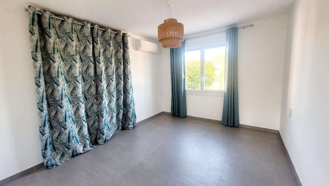 Maison à JONQUIERES
