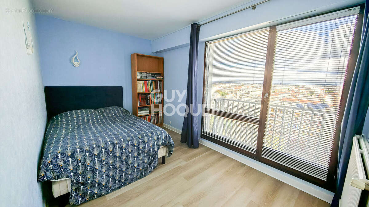 Appartement à COURBEVOIE