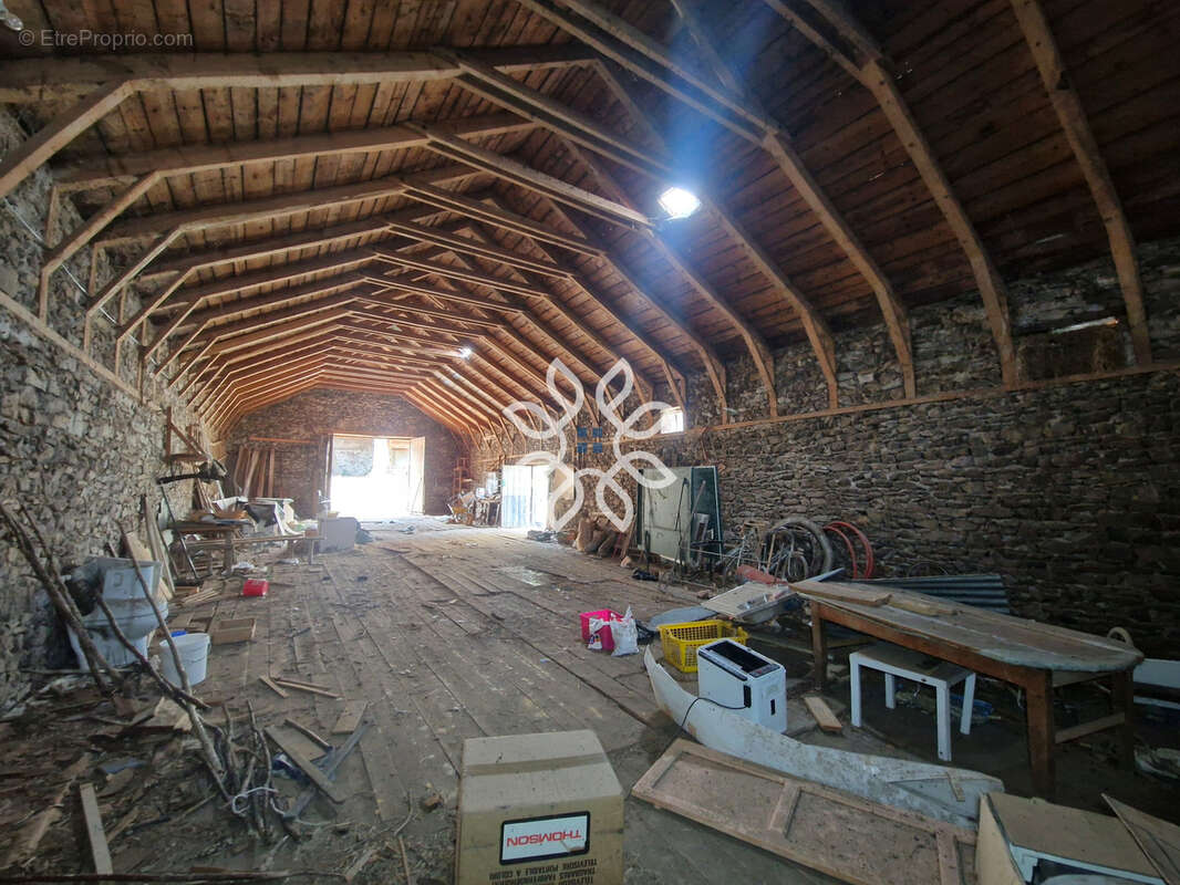 Maison de campagne avec dépendances et terrain de 1 193 m2 à Laurie - photo 19