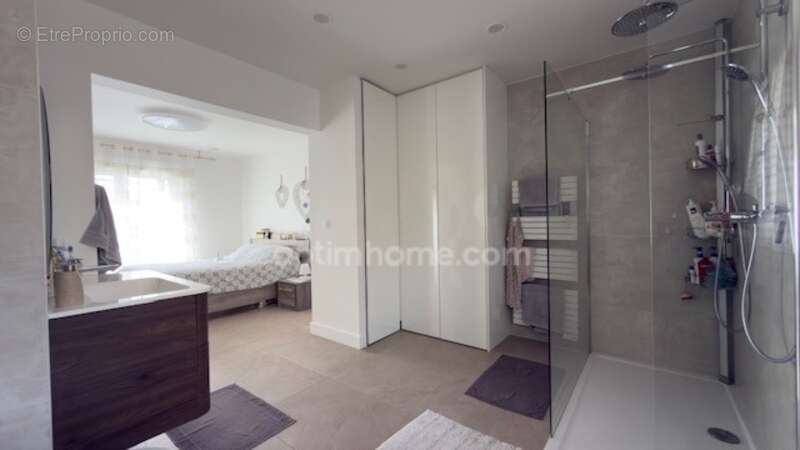Maison familiale rénovée avec prestations haut de gamme – DPE A – Piscine chauffée– Environnement privilégié  - photo 6