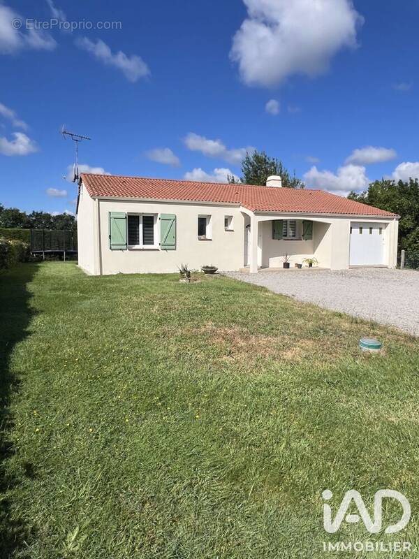 Photo 1 - Maison à GROSBREUIL
