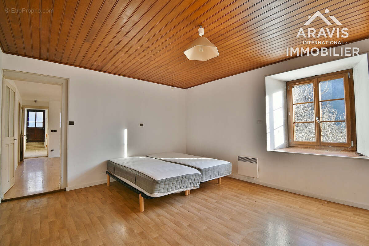 Maison à LA BALME-DE-THUY