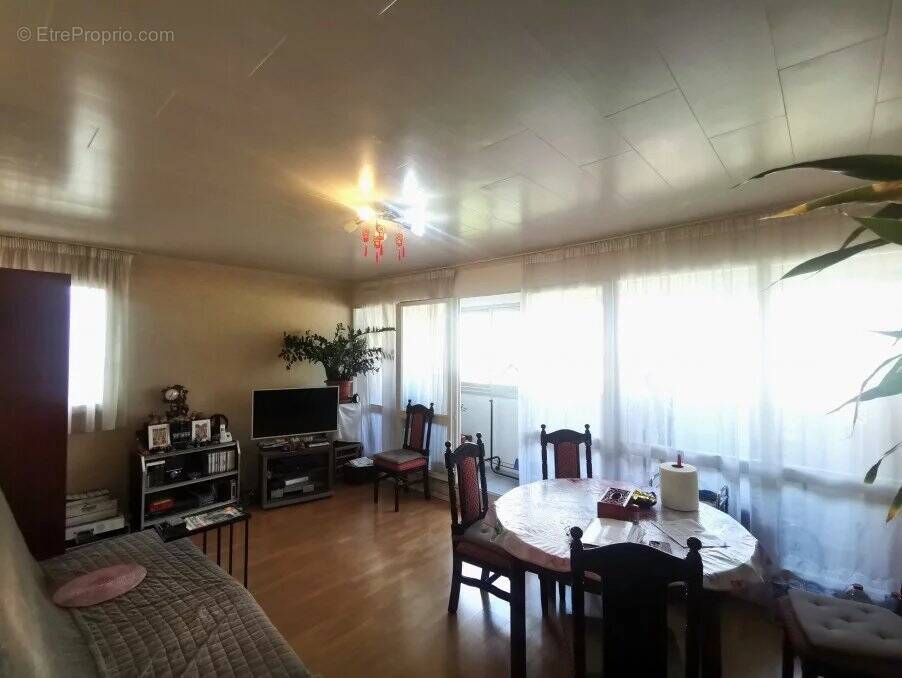 Appartement à VITRY-SUR-SEINE