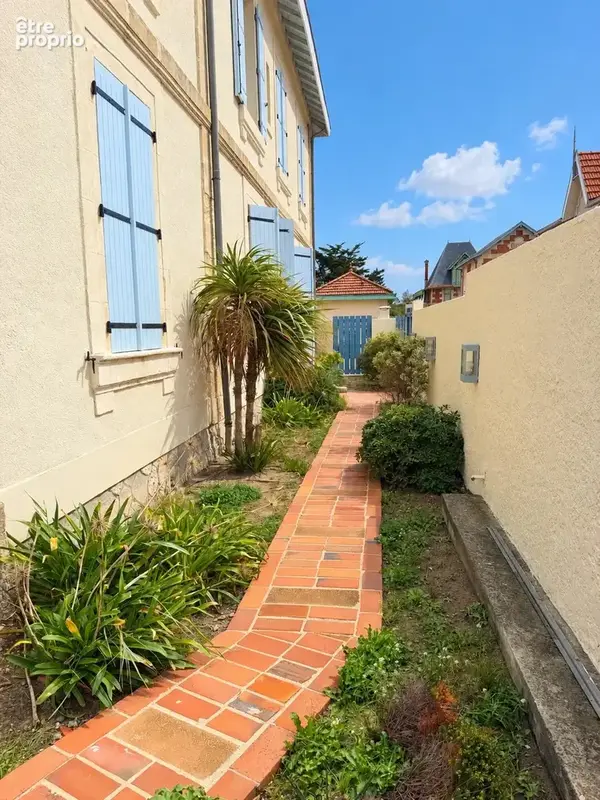 Soulac-sur-mer, villa de 200 m2 en première ligne - photo 3