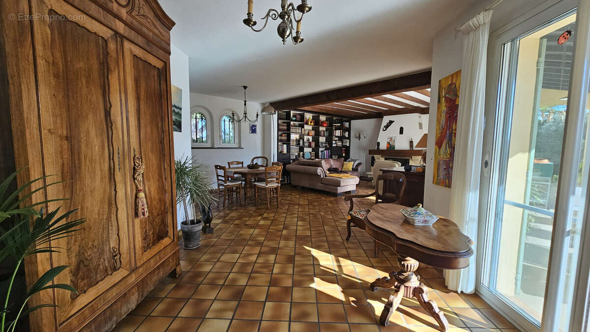 Maison à SAINT-GILLES