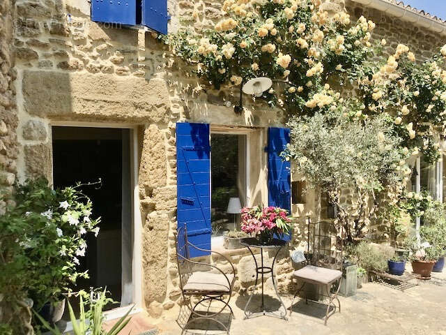 Maison à SUZE-LA-ROUSSE