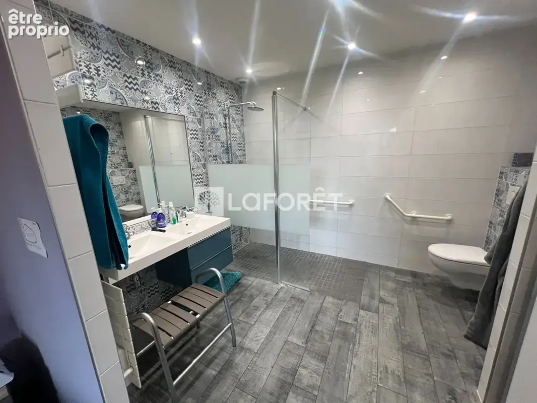 Trenal · Maison familiale 278 m² · Piscine couverte · Terrain 2 000 m² · DPE C - photo 10