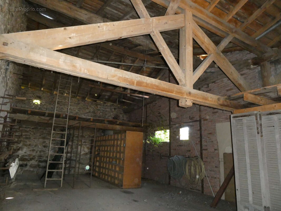 Maison à CHAMBOST-LONGESSAIGNE