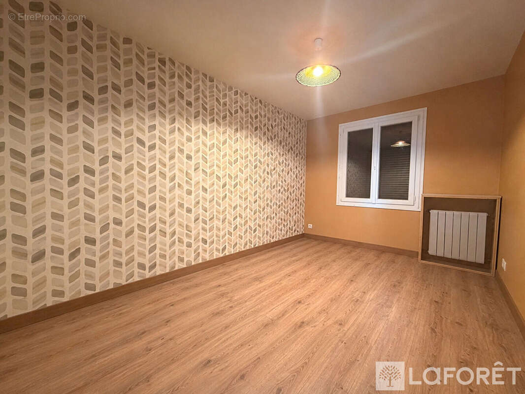 A Vendre, Maison plain-pied, garage, sous-sol, jardin, Condé-Sur-Marne - photo 3