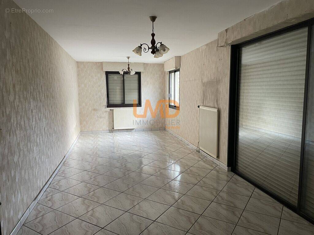 Maison à DECAZEVILLE