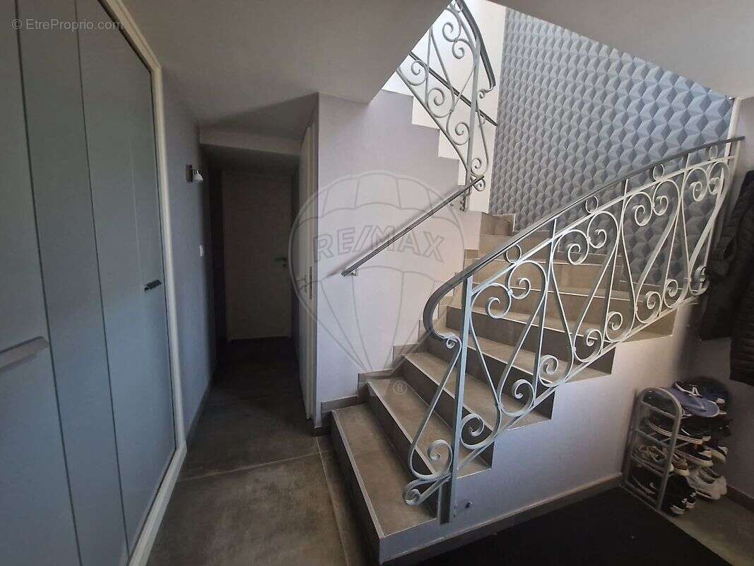 Maison à SAINT-ETIENNE-DES-OULLIERES