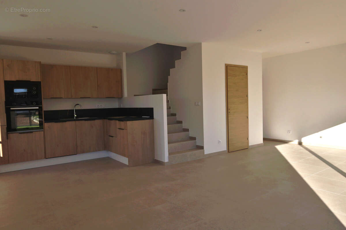 Appartement à PONT-EVEQUE