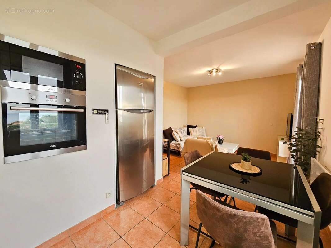 Appartement à ROQUEBRUNE-SUR-ARGENS