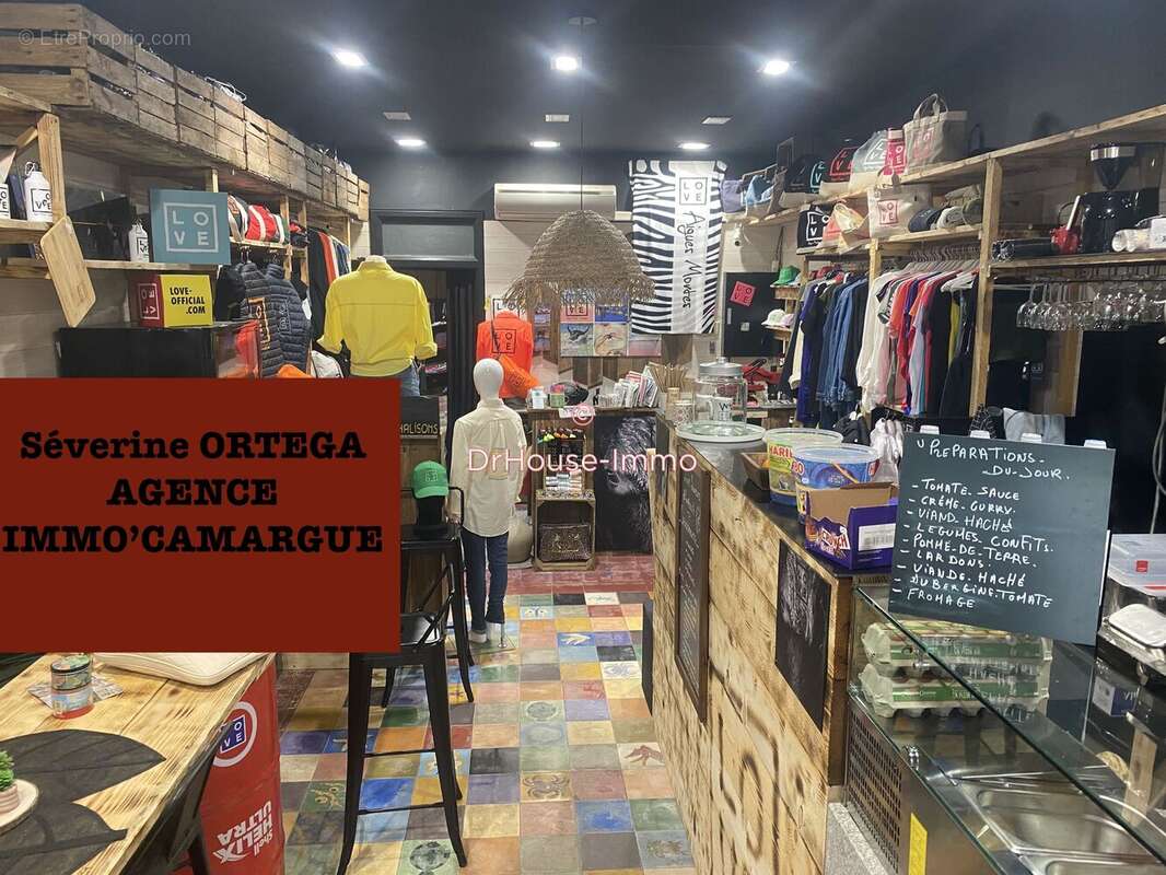 Commerce à AIGUES-MORTES