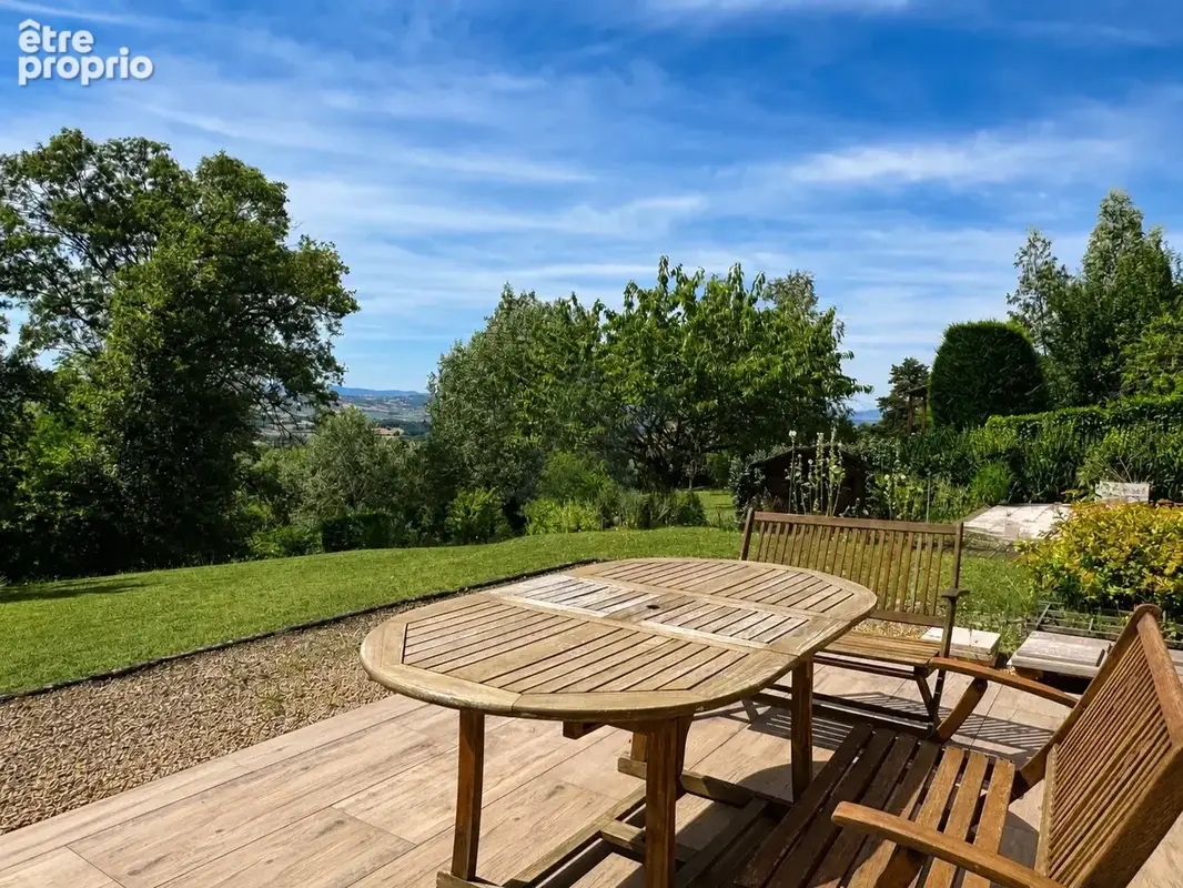 Maison familiale de 205 m2 dans un environnement privilégié à Limonest - photo 3