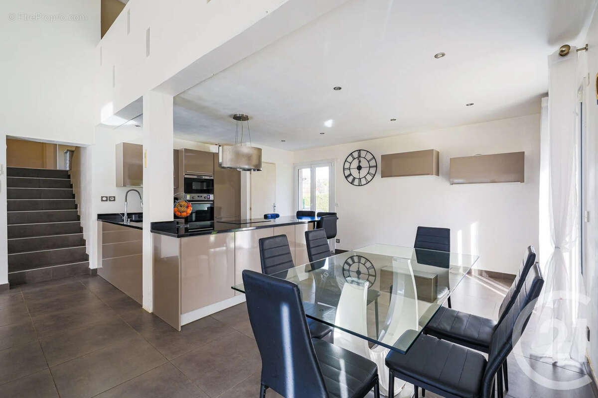 Maison à SAINT-MARTIN-D&#039;URIAGE