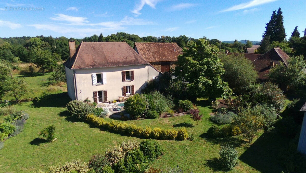 Maison à COUSSAC-BONNEVAL