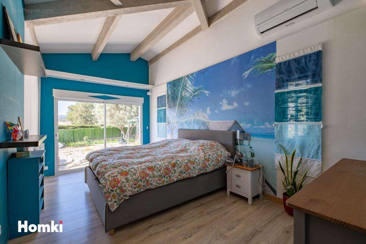 Maison à LE MUY