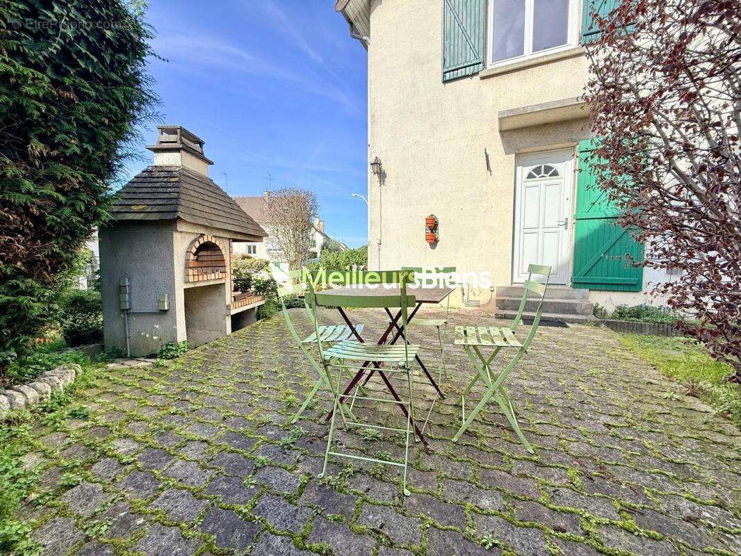 Maison à SAINT-OUEN-L'AUMONE