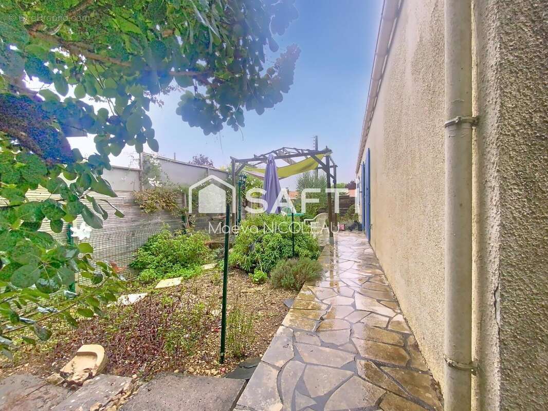 Photo 4 - Maison à SURGERES