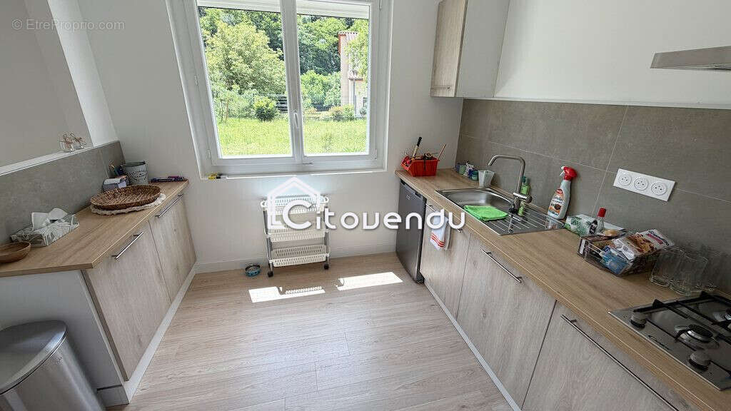 Maison 91 m² à Reynes  - photo 8