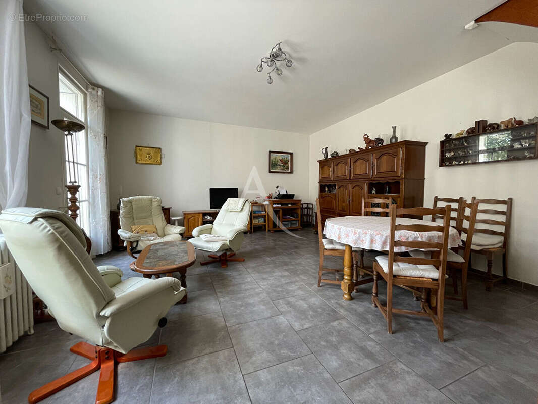 Maison à MONTRICHARD