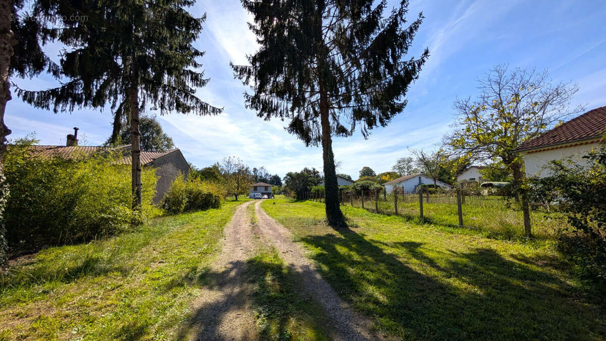 Maison à VILLENEUVE-DE-MARSAN