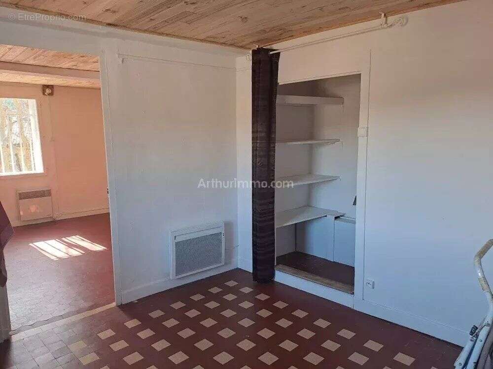 Appartement à SALERNES