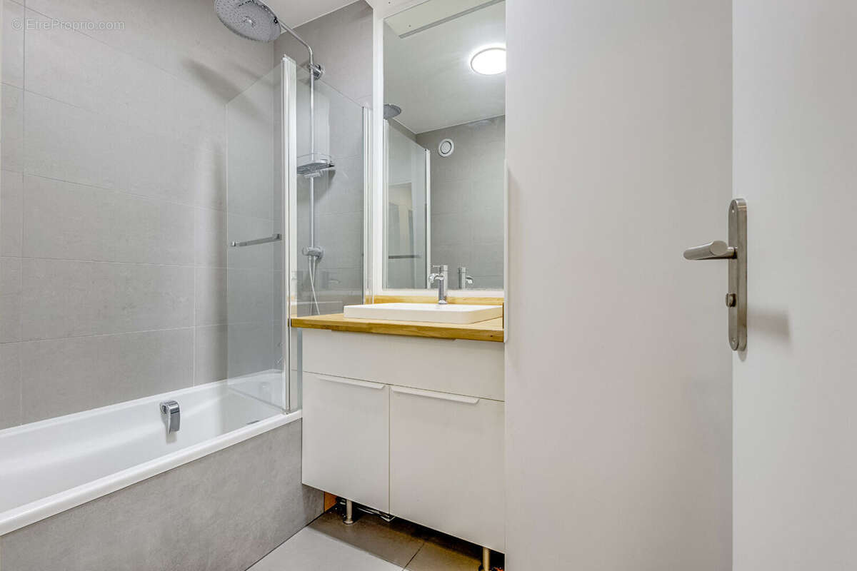 Appartement à PARIS-14E