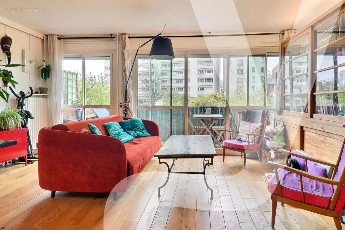 Appartement à PARIS-19E