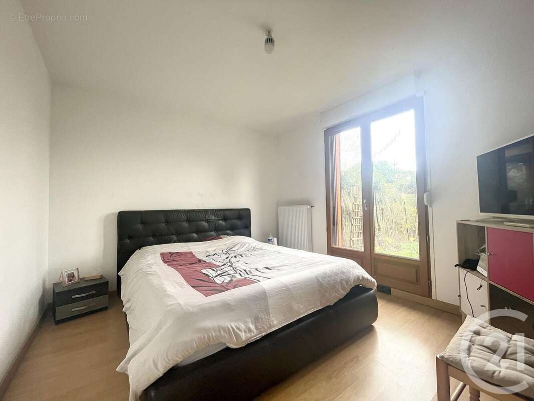 Maison à SIVRY-COURTRY