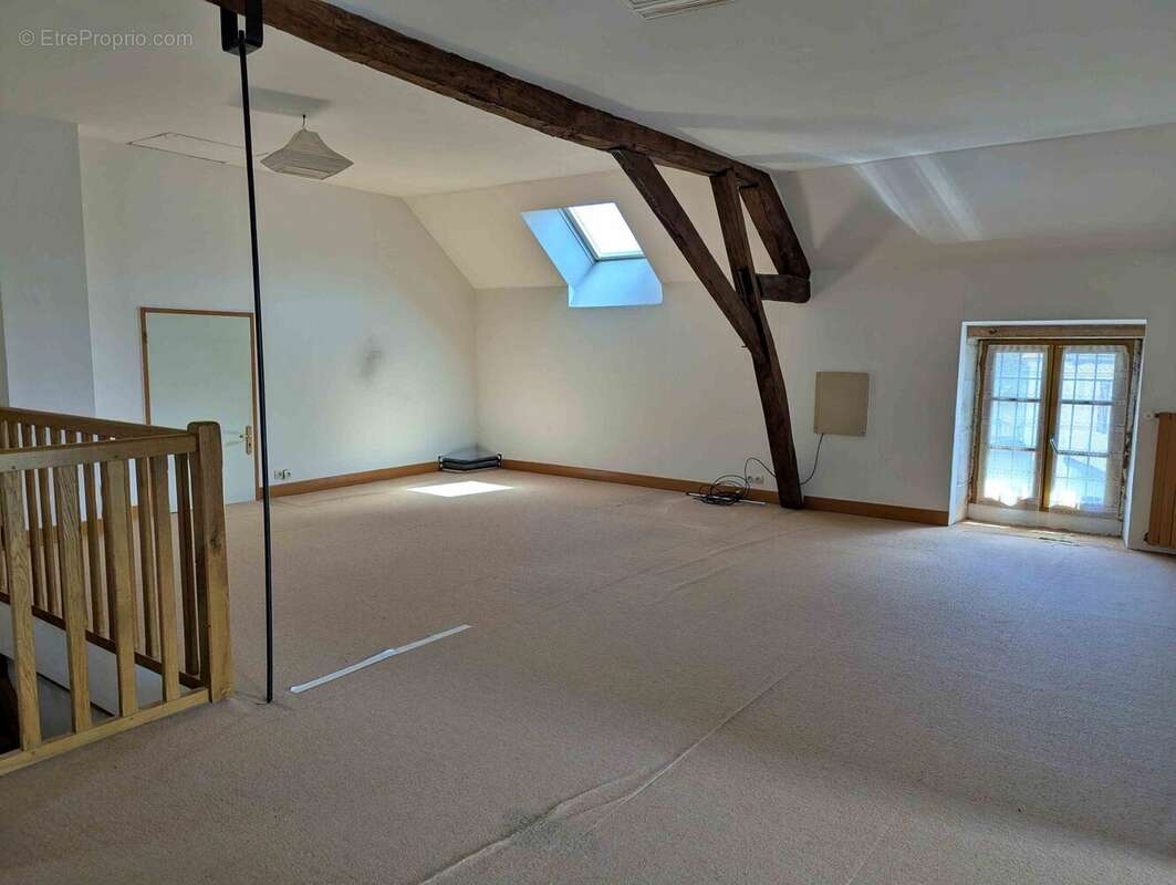 pièce palière maison à vendre Sud Auxerre - Maison à CHAMPS-SUR-YONNE