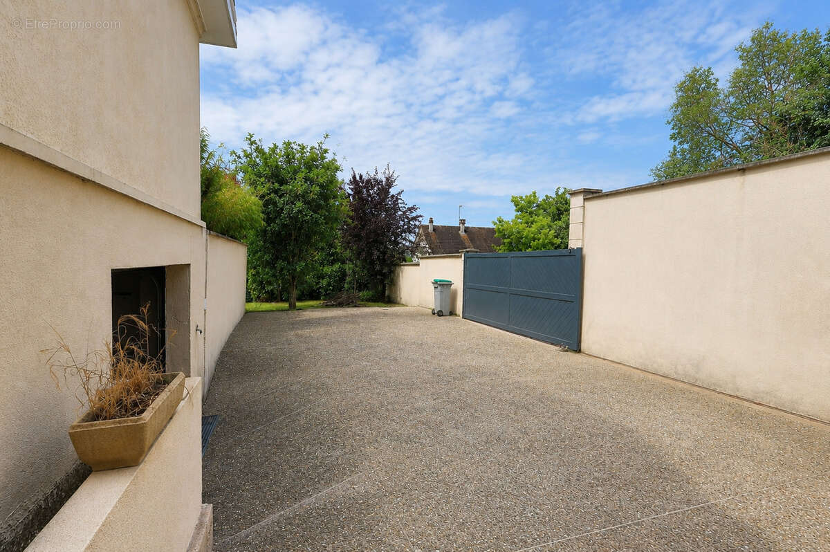 Maison à SAINTRY-SUR-SEINE