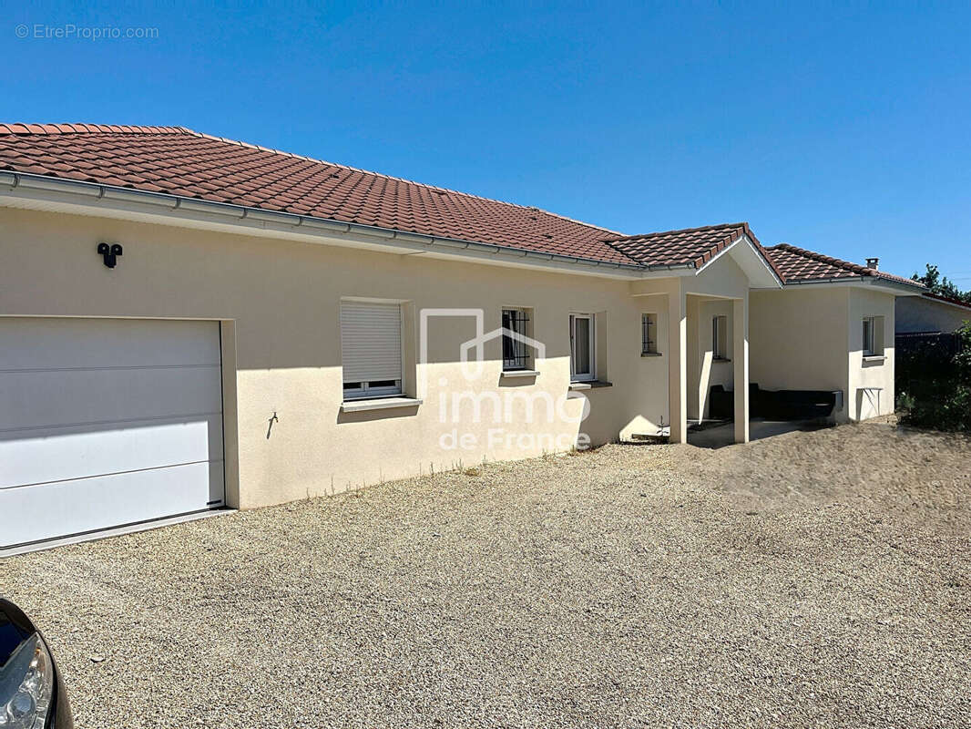 Maison à JAYAT