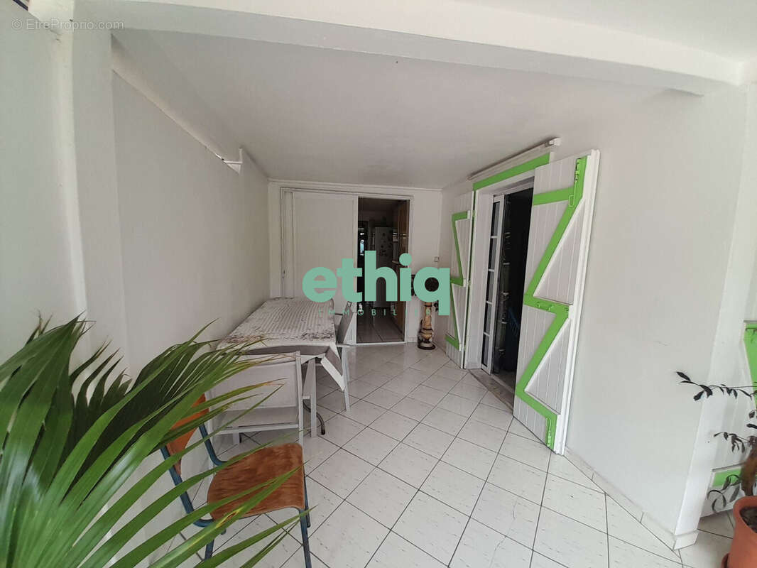 Maison à CAPESTERRE-BELLE-EAU