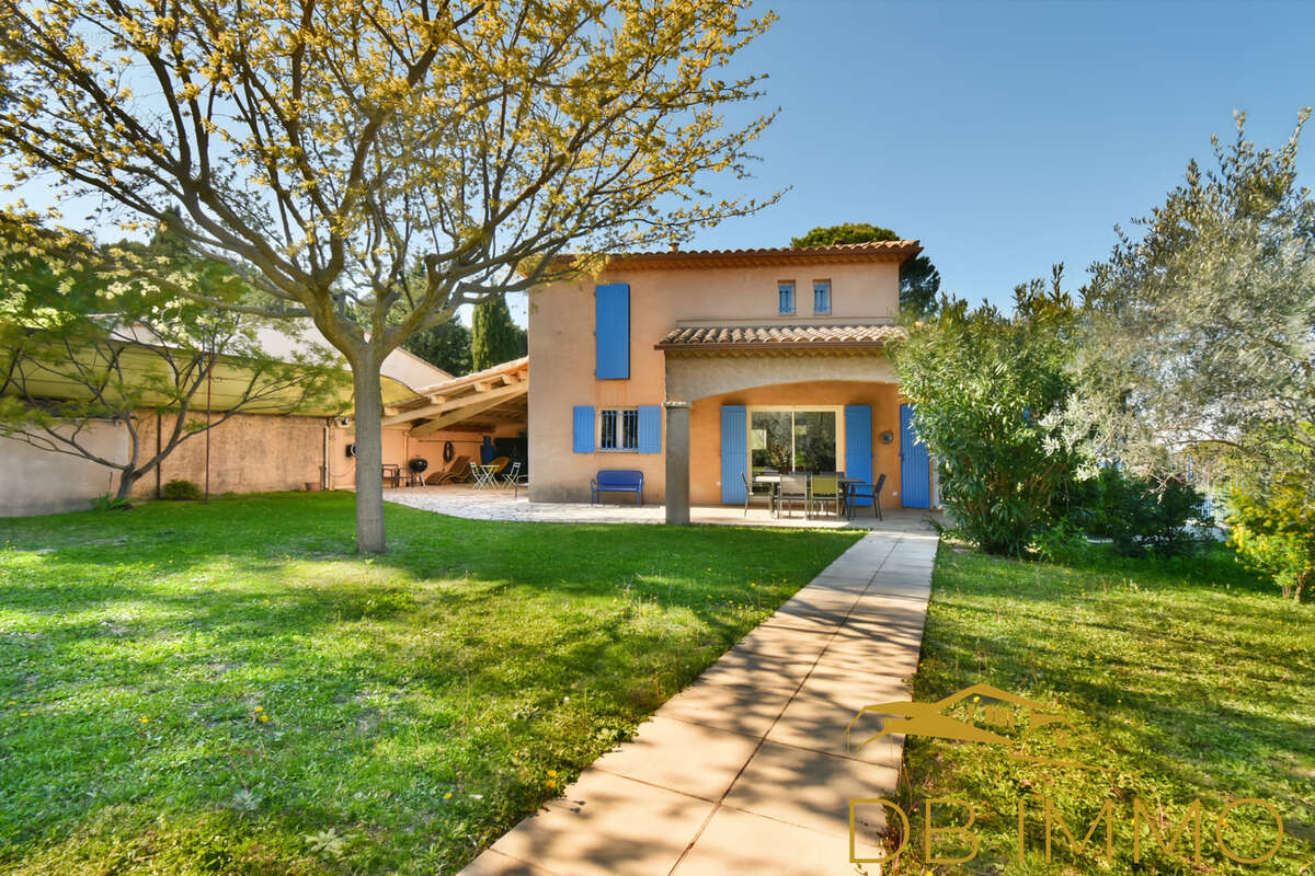 Maison à CHATEAUNEUF-DE-GADAGNE